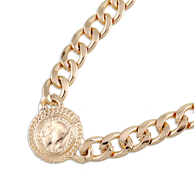 Gold Plated Queen Coin Chains  - Queen Street Fashion recension och pris