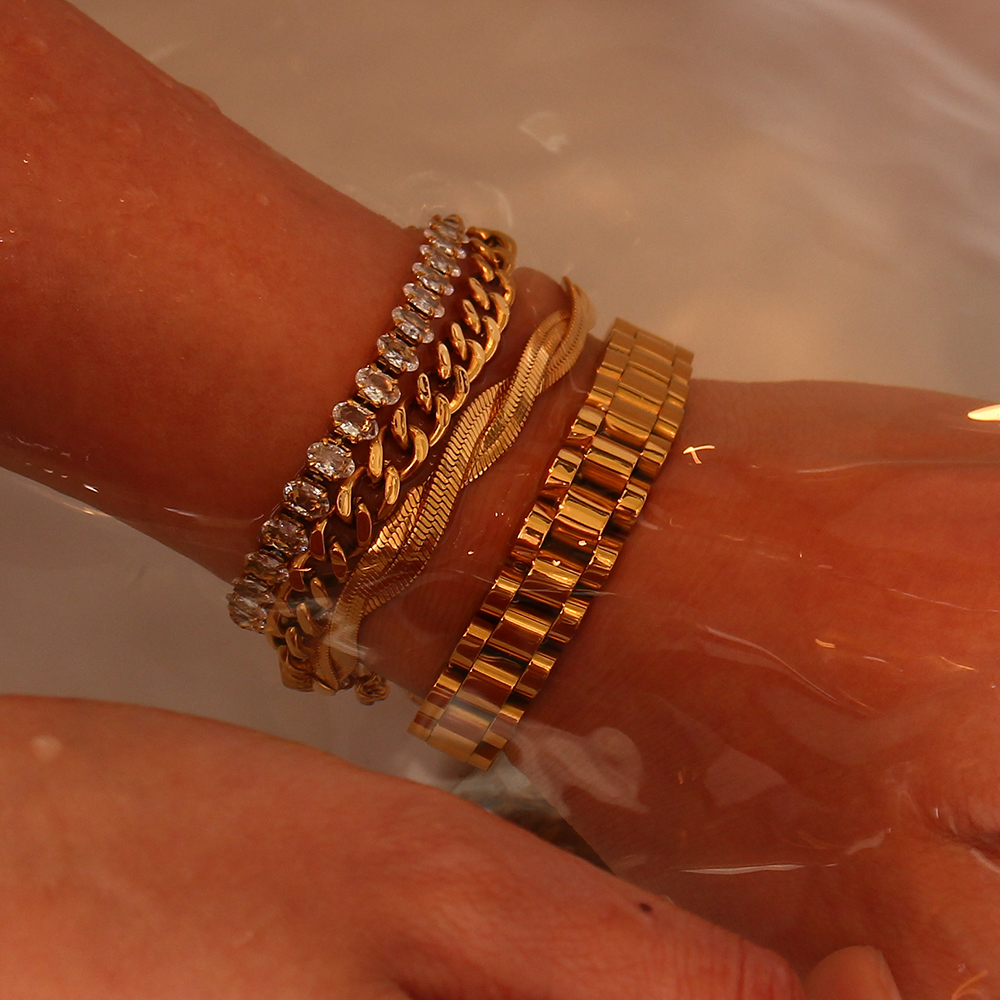 Miniamlist Men Bracelet Gold J - Fashion Street Singapore recension och pris
